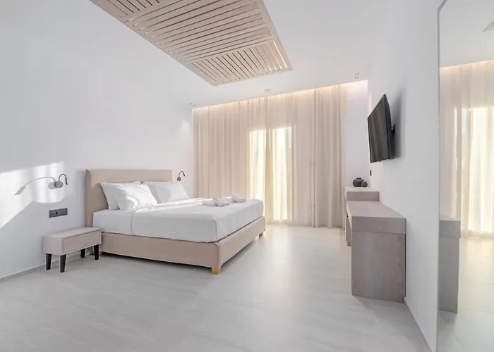 Le Ciel & Mykonos Town