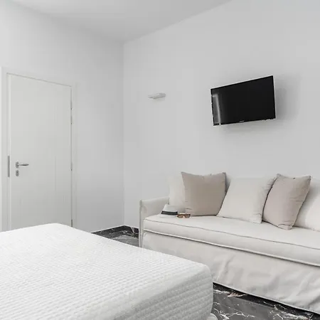 Le Ciel & Mykonos Town