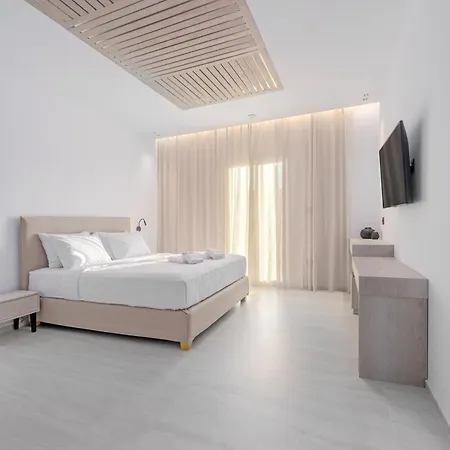 Le Ciel & Mykonos Town